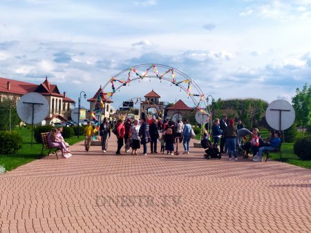 Фестиваль "Первомайский пикник" в Бендерской крепости (Фото, Видео)