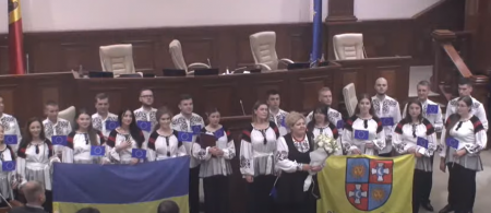 О газе из Румынии, украинском хоре в Молдавском Парламенте и нищих гражданах в стране