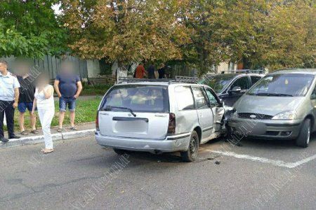 Авария в Бендерах: Столкнулись четыре автомобиля