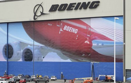Boeing         777