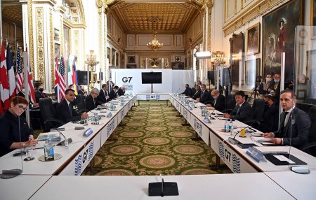 G7      