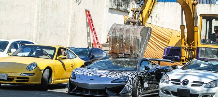  McLaren         ()