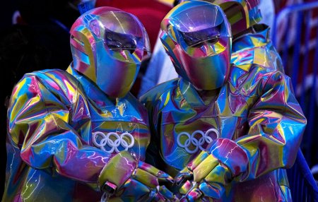 , !        2022